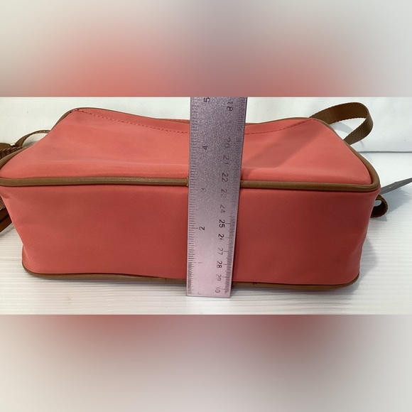 Tommy Hilfiger Purse Cross Body Color Salmon Zippers Multiple Pockets Te… - Picture 12 of 12